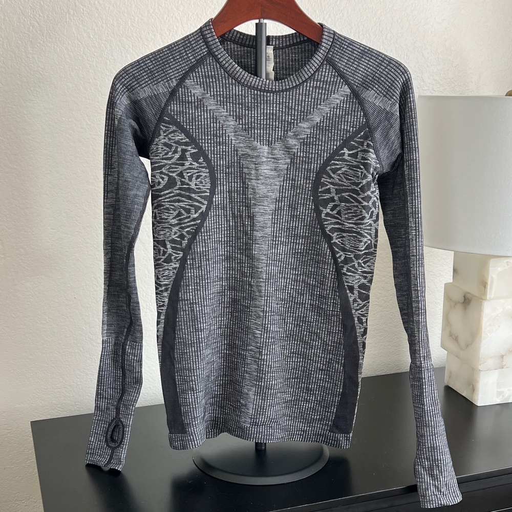 Lululemon Patterned Long Sleeve size 4